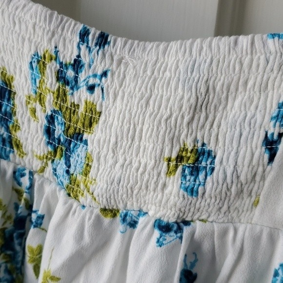 NWT FREE PEOPLE WHITE BLUE FLORAL CROPPED OFF SHOULDER PEASANT TOP SIZE SMALL - Picture 7 of 10